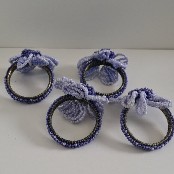Set Of 4 Lillian Vernon Beaded Napkin Rings Blue Flower Design Dining - Picture 2 of 5